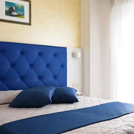 Hotel Haus Charlotte Сан-Бенедетто-дель-Тронто Экстерьер фото