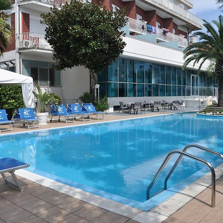 Hotel Haus Charlotte Сан-Бенедетто-дель-Тронто Экстерьер фото