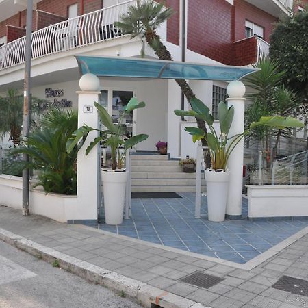 Hotel Haus Charlotte Сан-Бенедетто-дель-Тронто Экстерьер фото