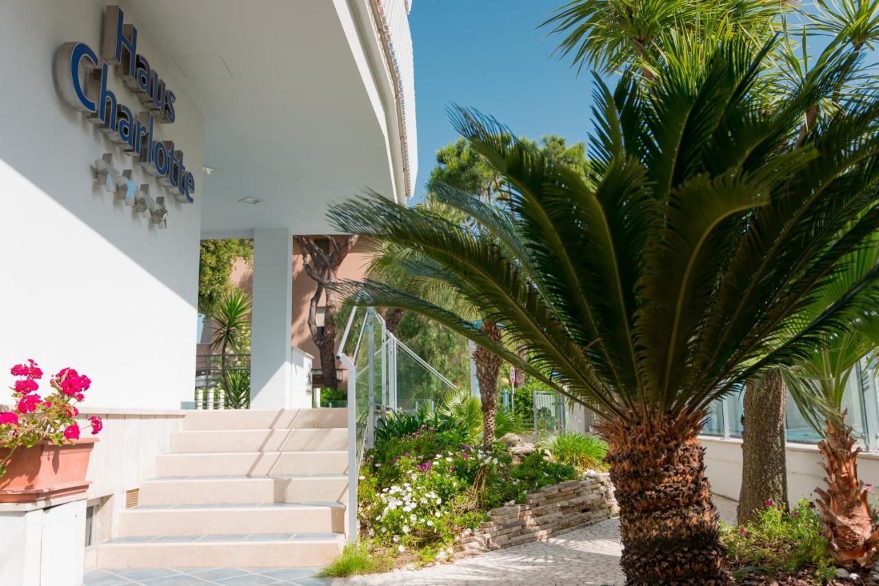 Hotel Haus Charlotte Сан-Бенедетто-дель-Тронто Экстерьер фото