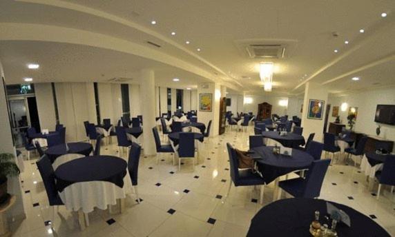 Hotel Haus Charlotte Сан-Бенедетто-дель-Тронто Экстерьер фото