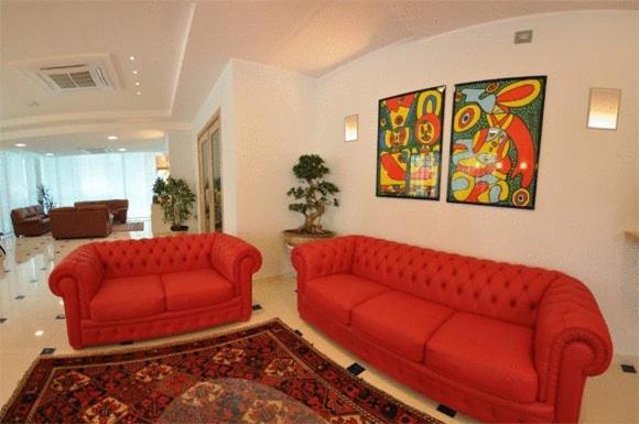 Hotel Haus Charlotte Сан-Бенедетто-дель-Тронто Экстерьер фото