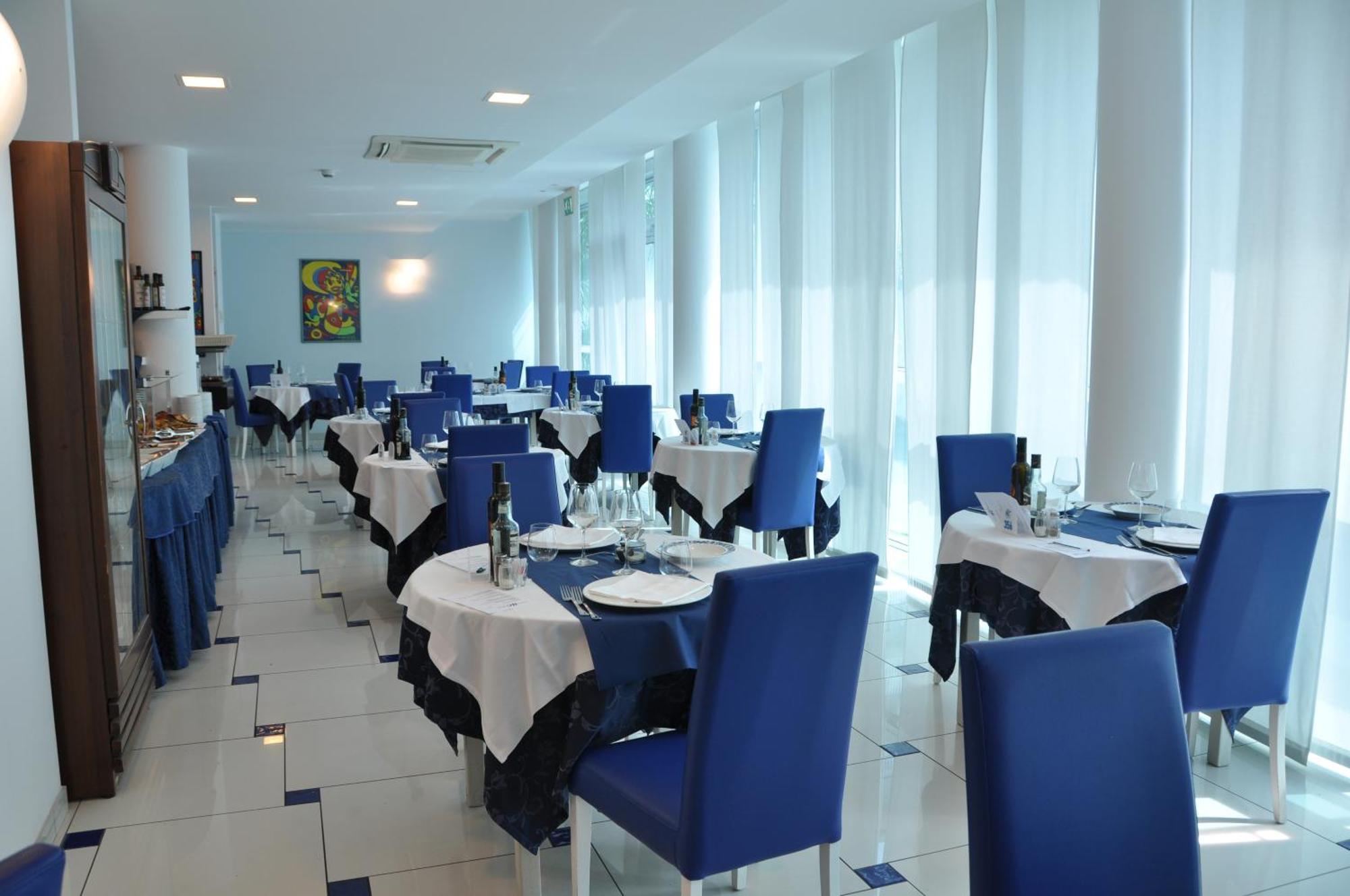 Hotel Haus Charlotte Сан-Бенедетто-дель-Тронто Экстерьер фото